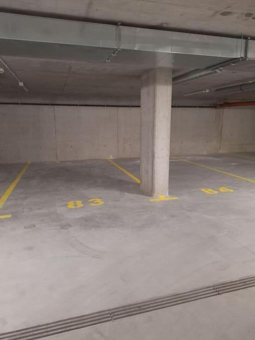 Apartamento New Funcional Easy High Standard Free Garage Parking *